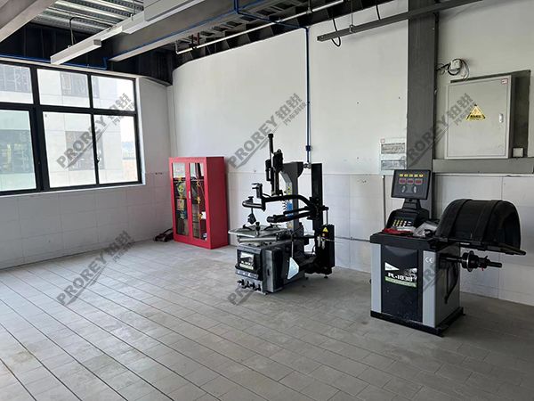 浙江哪吒4S店-苍南哪吒直营店-轮保设备 