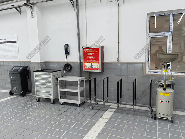 山西AITO 4S店-晋城聚锦驰AITO授权用户中心8抽接油机、冷媒回收等