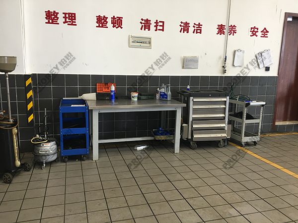 江西红旗4S店-九江华宏昇红旗4S店工具