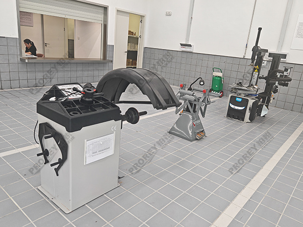 湖南鸿蒙智行4S店-永州市恒佳新能源汽车销售服务有限公司 (8)