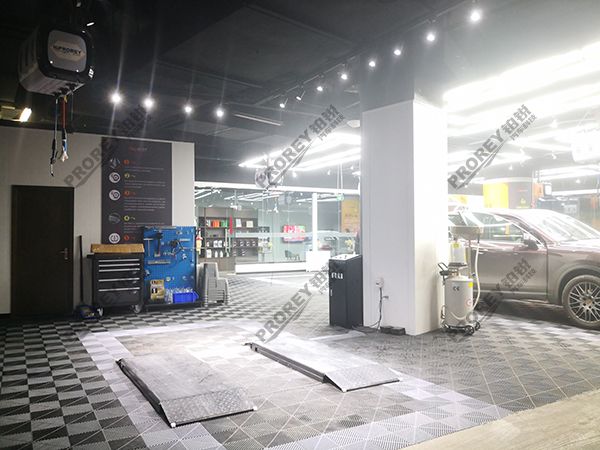 重庆宜行宜停-重庆金科店-藏地式举升机