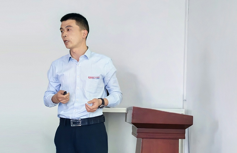 11 王守伟 11 王守伟