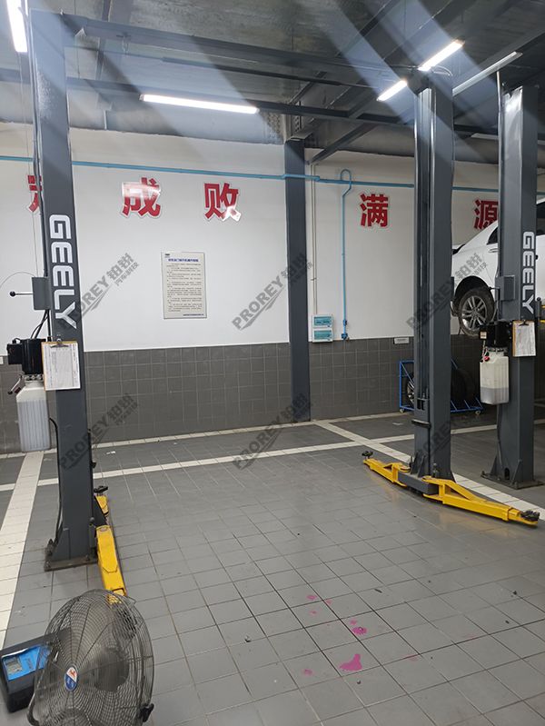 湖北吉利汽车4S店-仙桃鉴福-龙门举升机